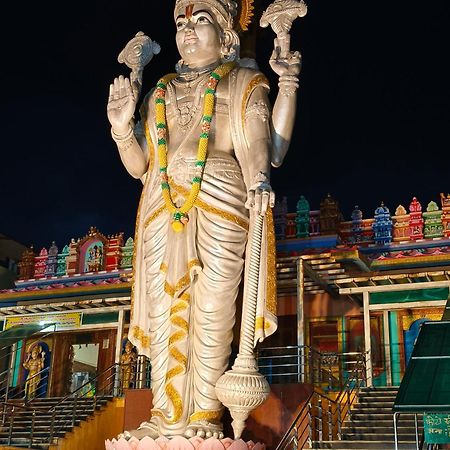 Rameshwar Dham Andhra Bhavan Naimisharanya Exterior foto